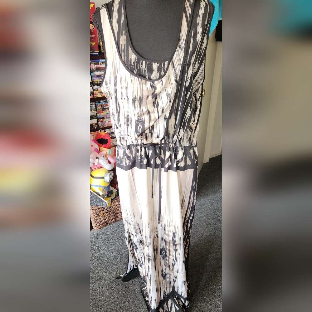 Kenneth Cole New York Black and Cream Maxi Dress